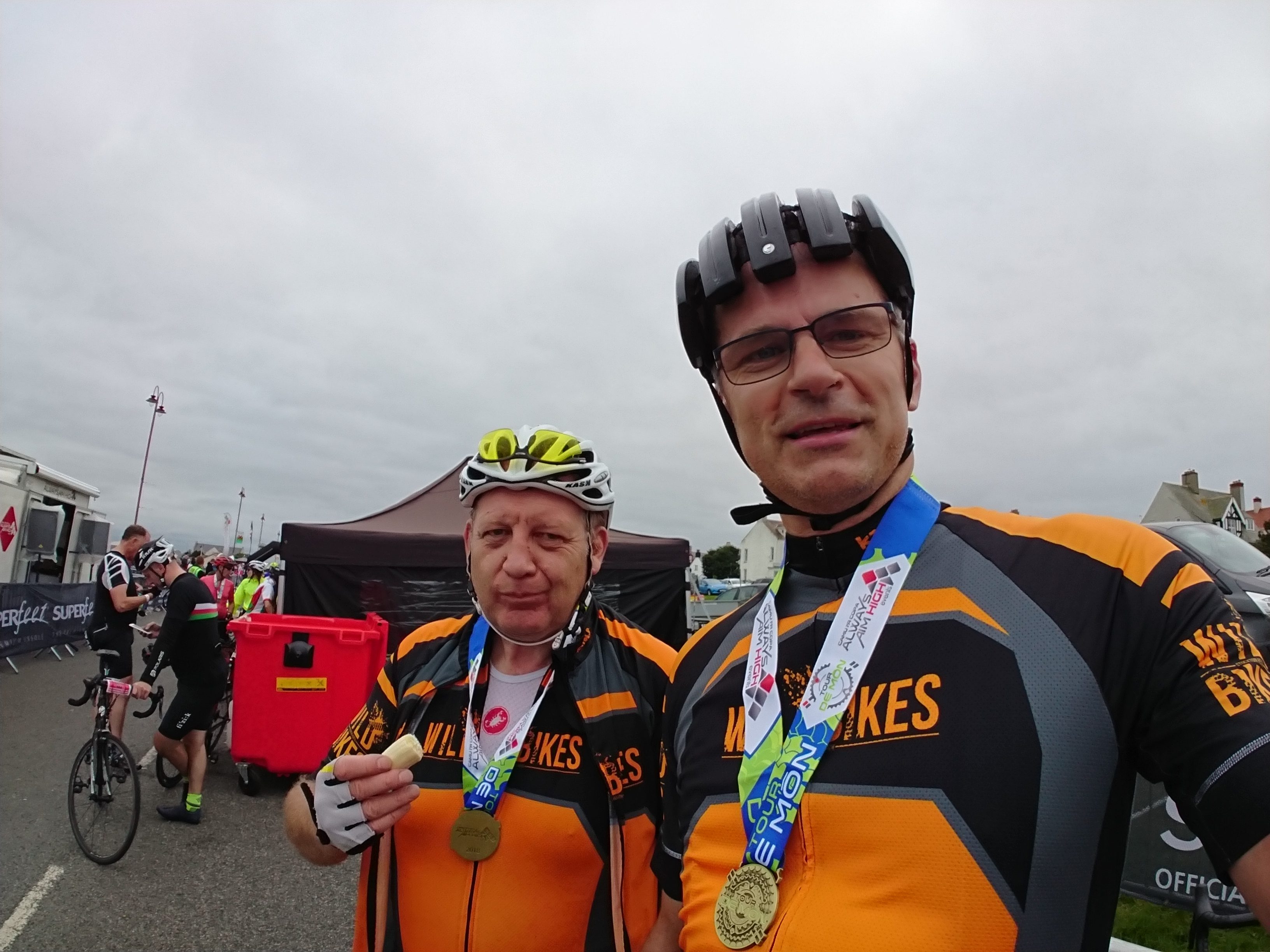 Nigel and Mike proudly sporting their Tour de Mon medals